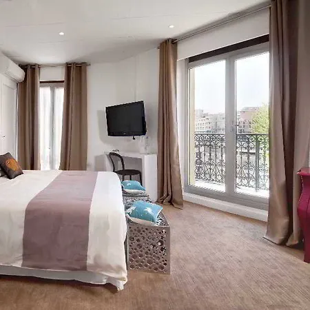 Hotel Colette Centre 4*